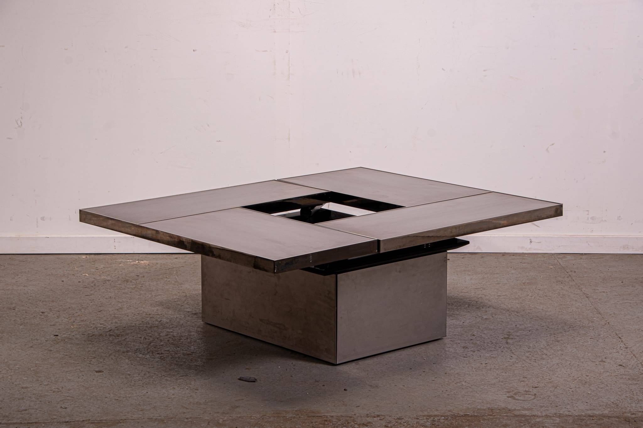 Table basse Belgo en métal brossé chromé