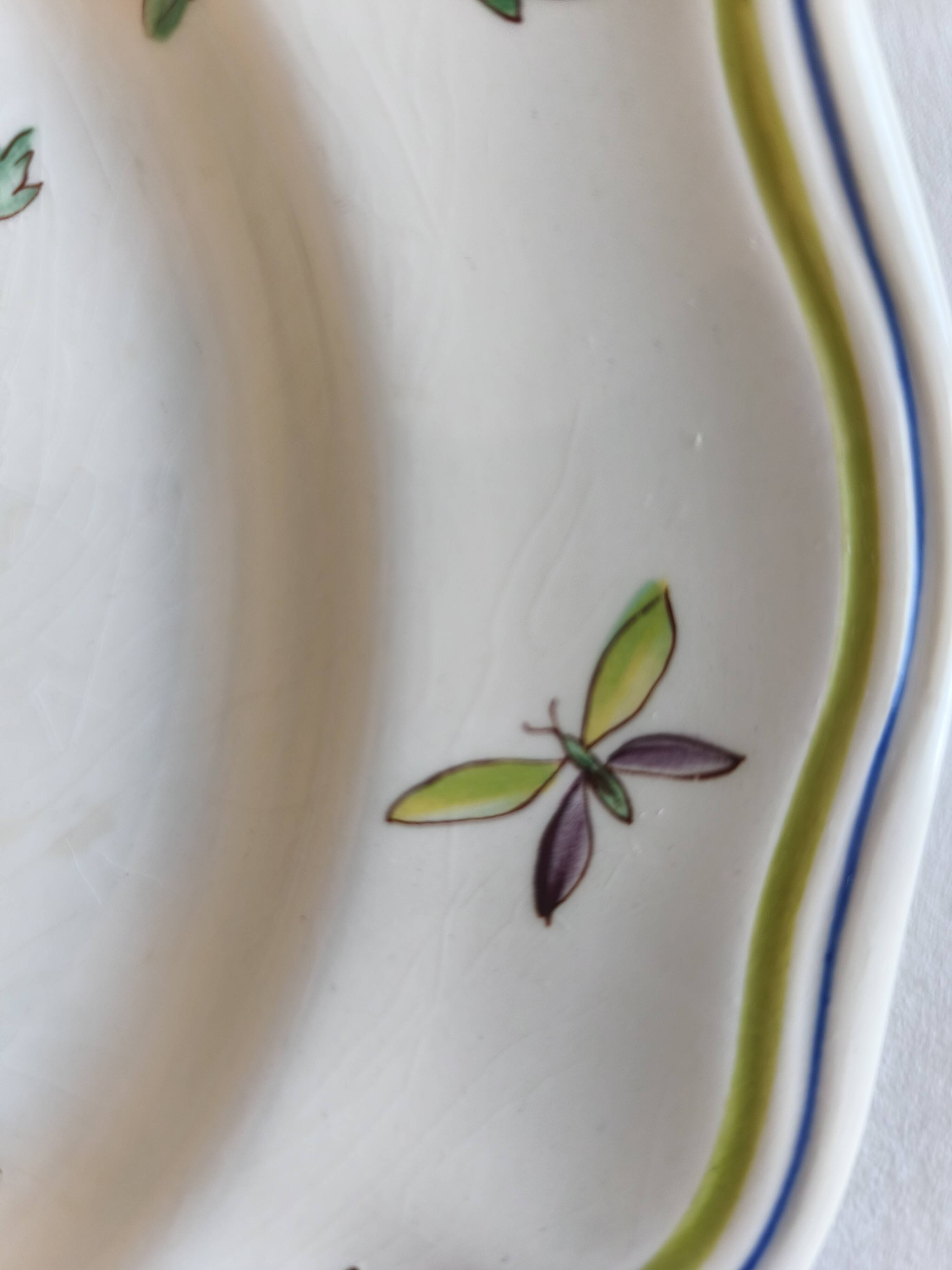 Lonchamp plate with pilgrim decoration