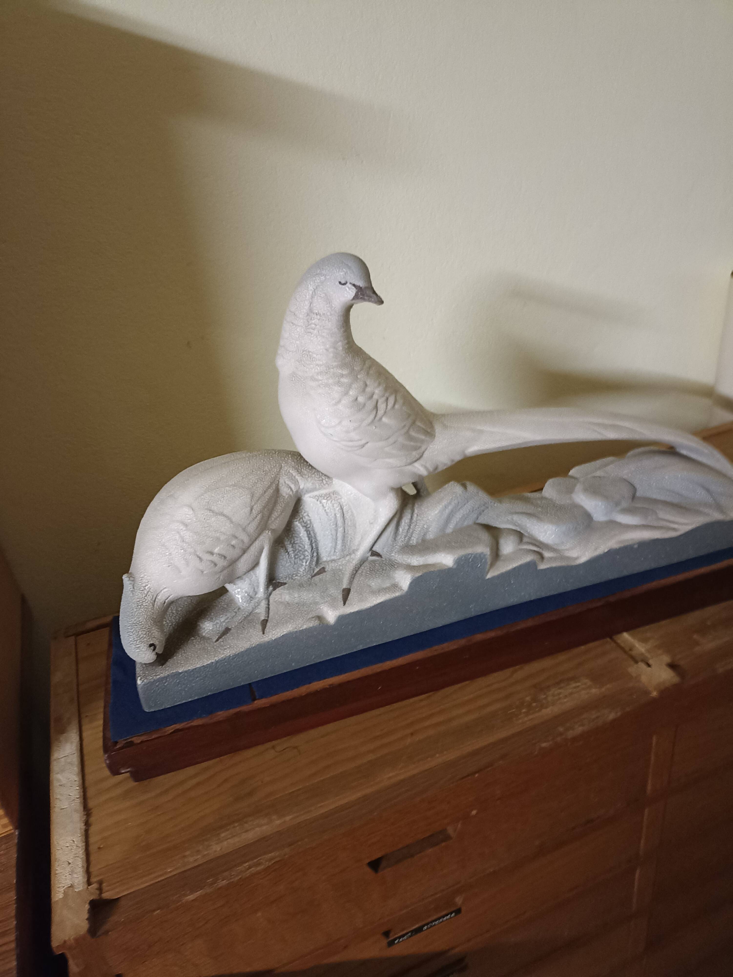 Art Deco ceramic, pair of pheasants in cracked earthenware on wooden base