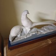 Art Deco ceramic, pair of pheasants in cracked earthenware on wooden base