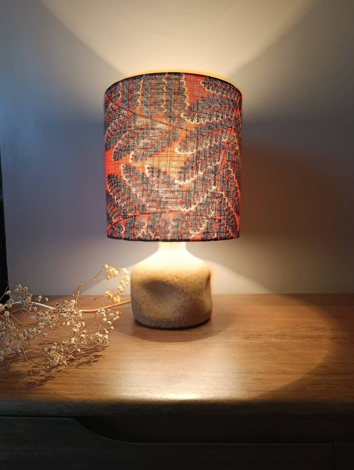 Sculpted stone lamp dlg Tormos, linen lampshade with botanical print