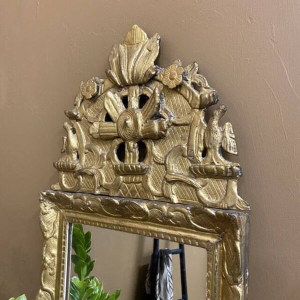 Petit miroir ancien en bois doré, style régence