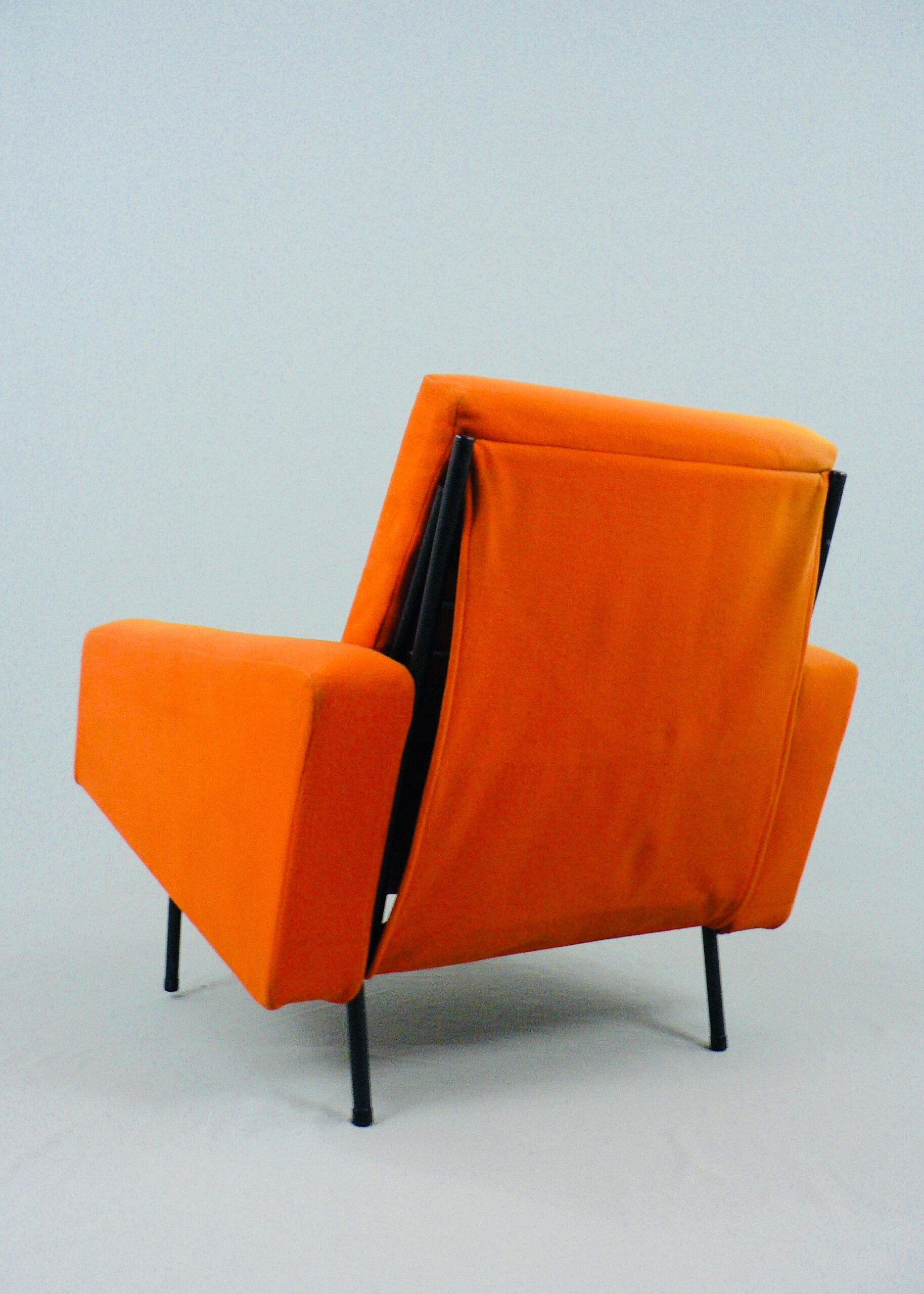 A G10 of Pierre Guariche for Airborne Chair
