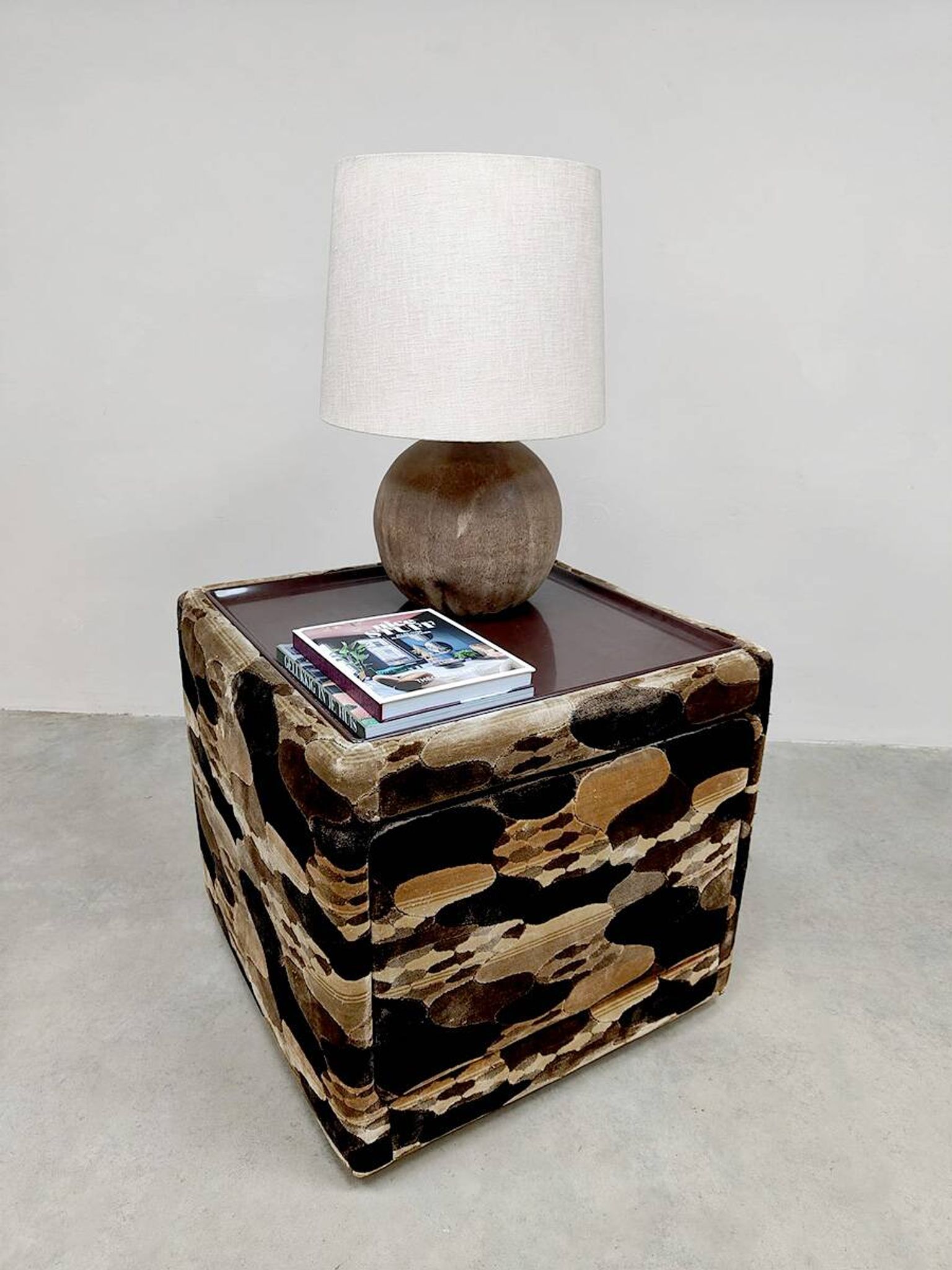 Table de chevet de table d'armoire de boîte de camouflage vintage
