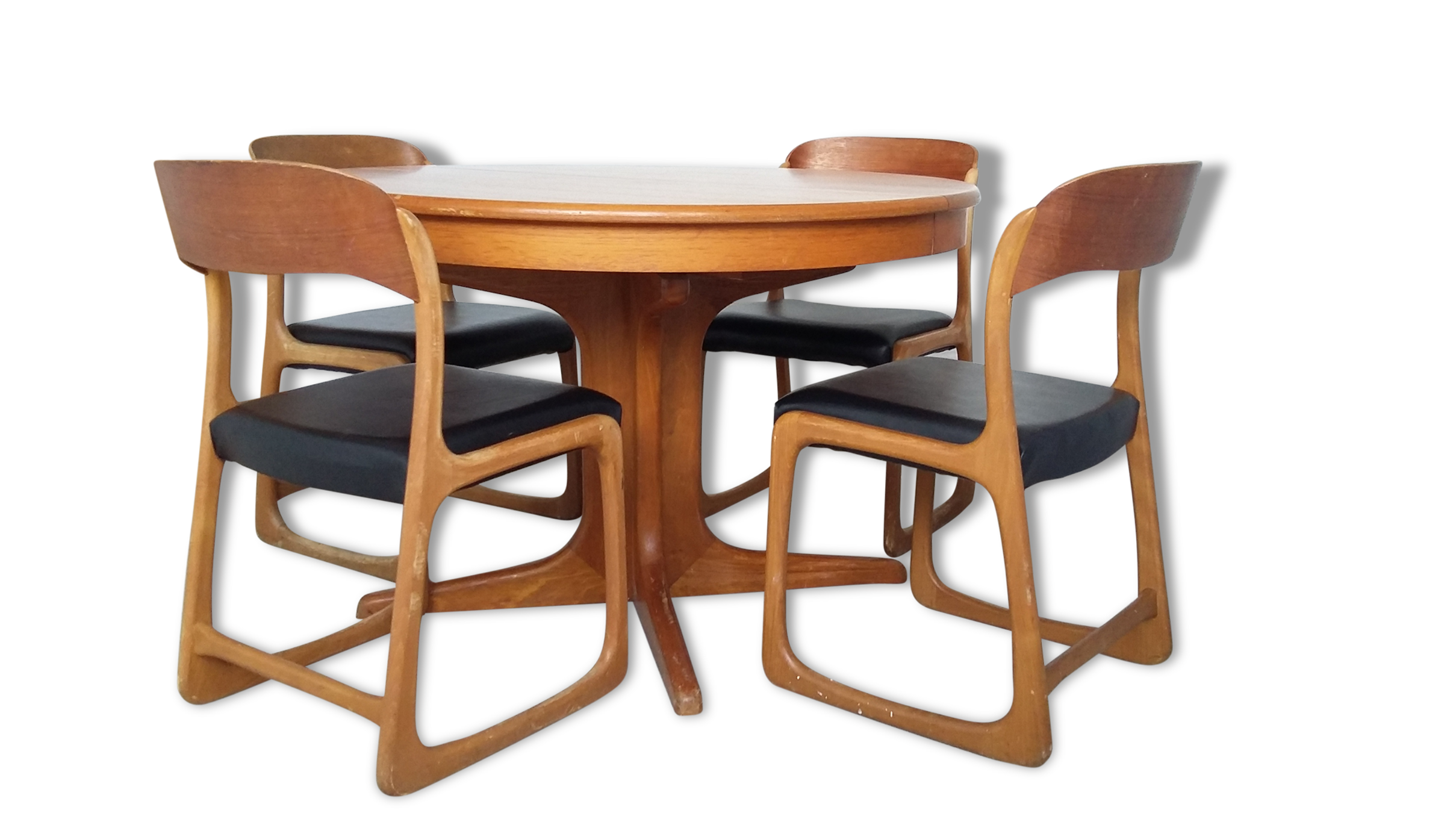 Table ronde et chaises traineau Baumann Selency Table ronde et chaises traineau Baumann Selency