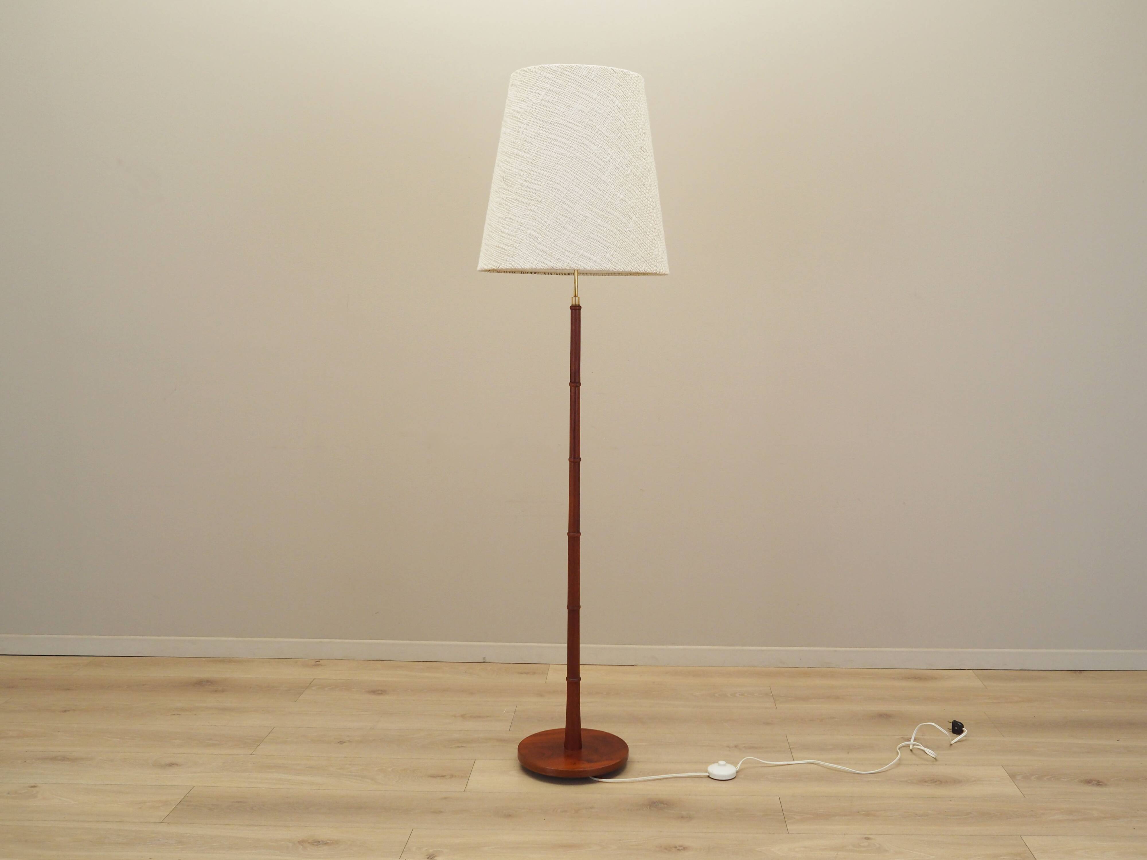 Lampadaire, design danois, années 1970, production : Danemark