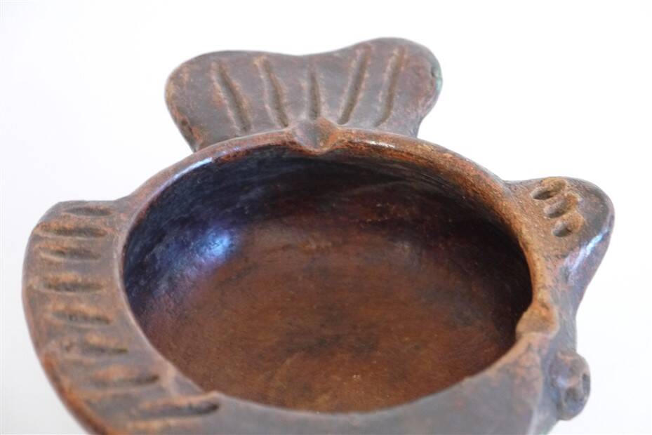 Empty ceramic pocket in the shape of a fish 1960