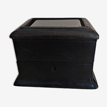 Boîte coffret Napoléon III cuir noir verre biseauté velours bleu