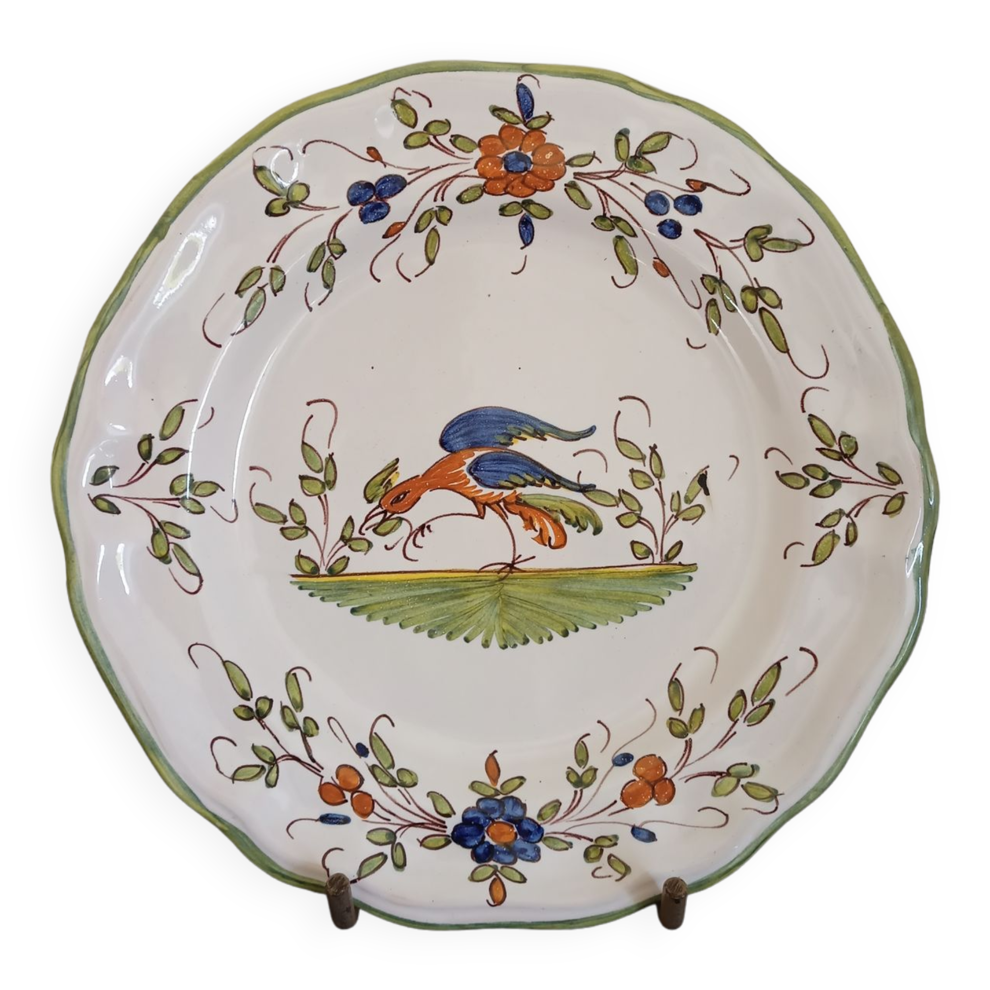 Assiette décorative en faience de Moustiers signée MF