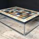 Table basse tablette en marqueterie de marbre et base en métal