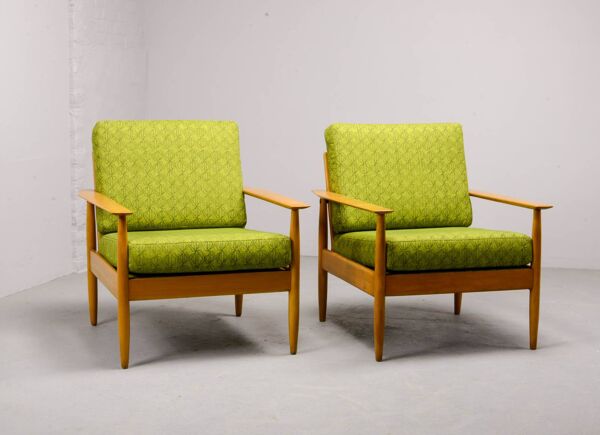 Paire de chaises longues en bois de hêtre d'après Grete Jalk pour France and Son