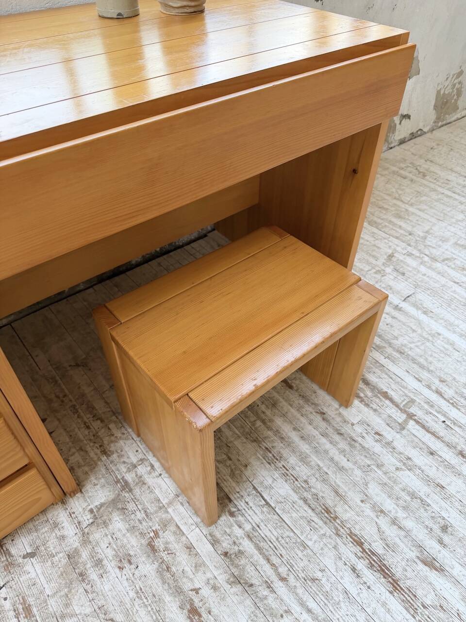 Bureau + commode + tabouret pin Maison Regain Savoie