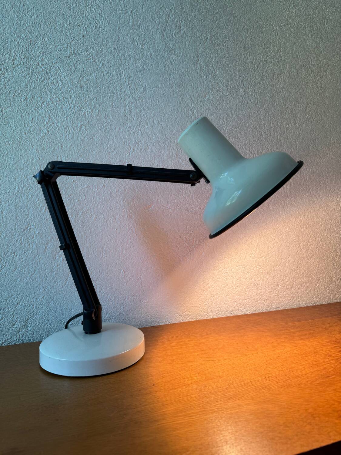 80s Pixar Style Articulated Desk Lamp