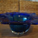 Coupe ovale en verre de bohème bleue