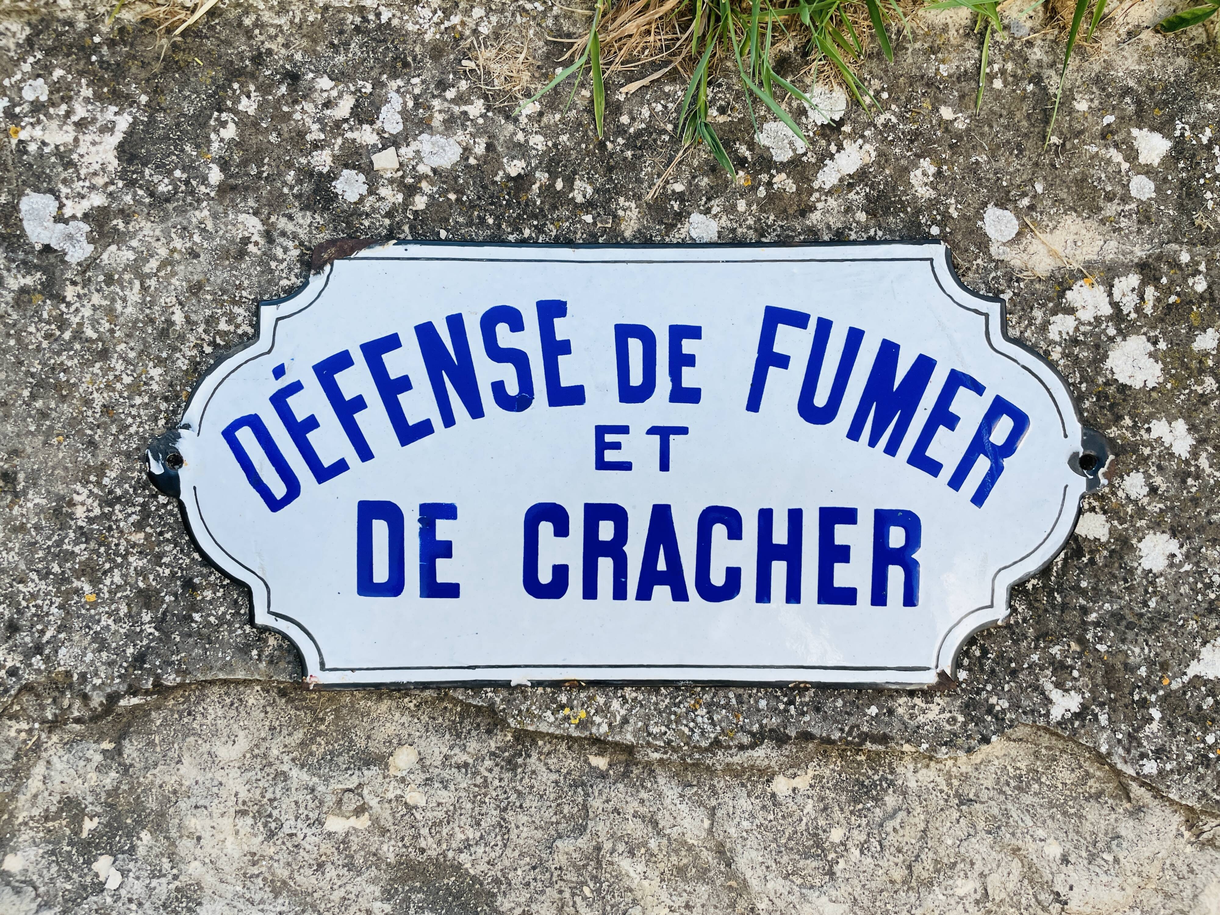 Ancienne plaque émaillée défense de fumer et de cracher