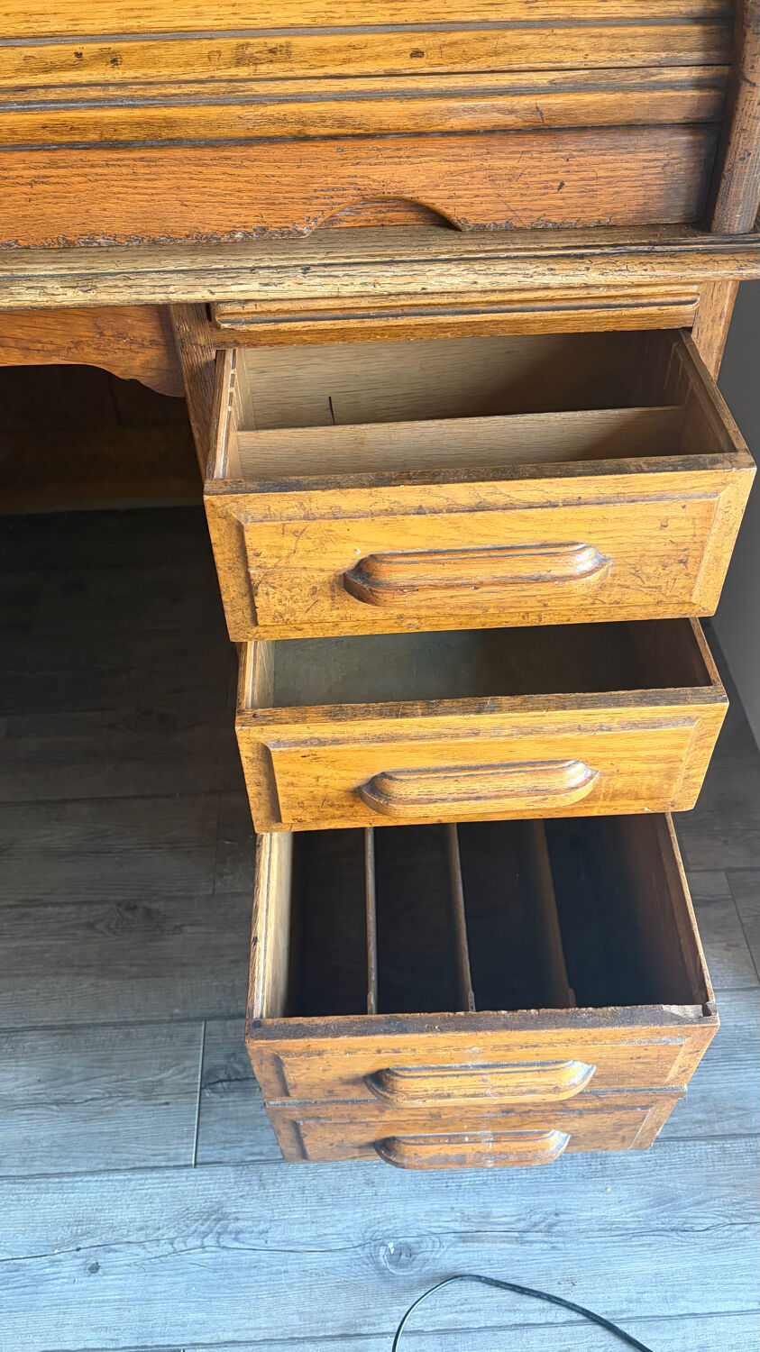 Old American office Delaunay