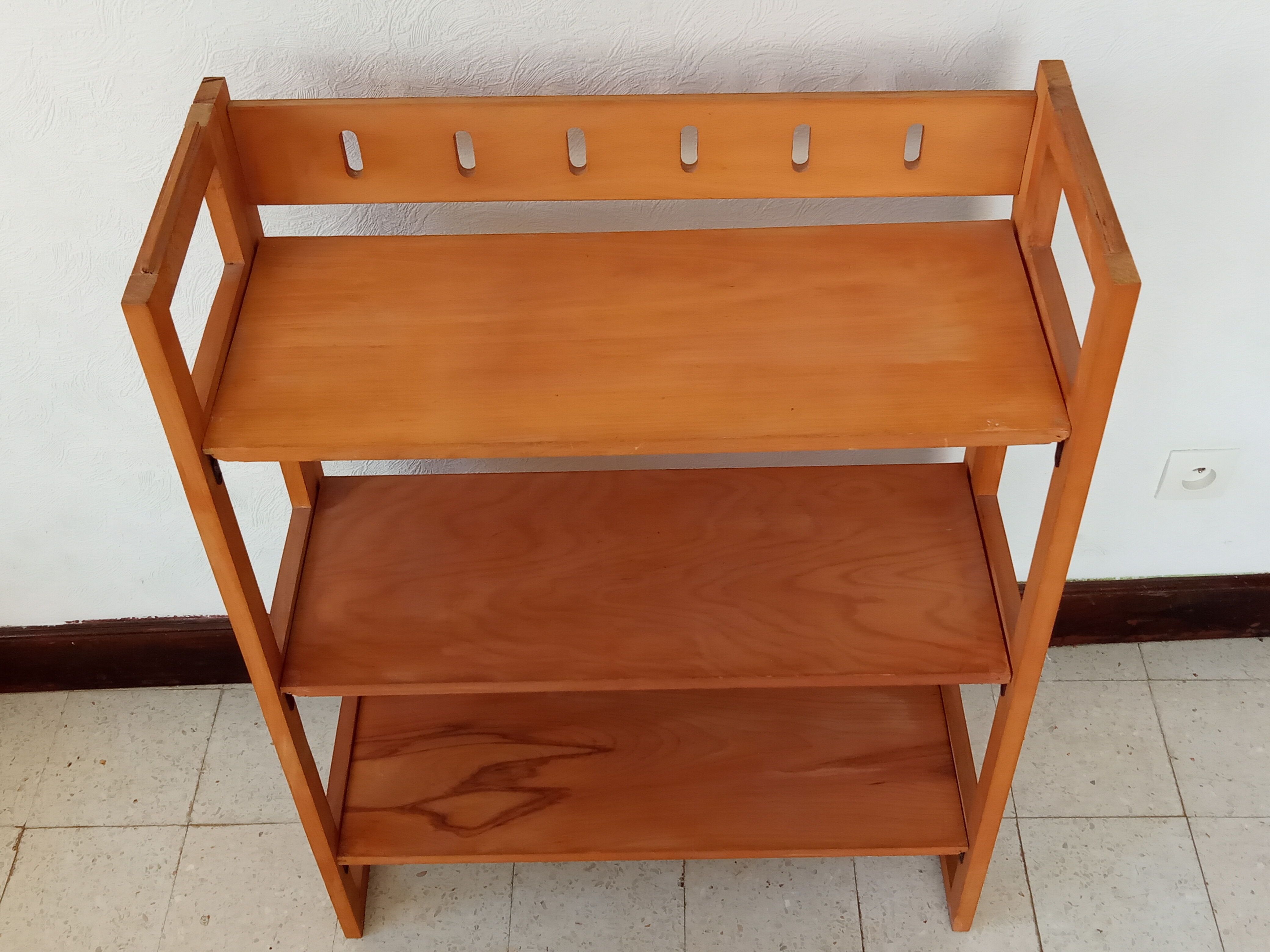 Antique folding shelf of bookseller