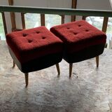 Set of 2 mid-century stools in red and black fabric and faux leather, with light wood legs.