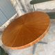 Table ronde vintage avec plateau en bois