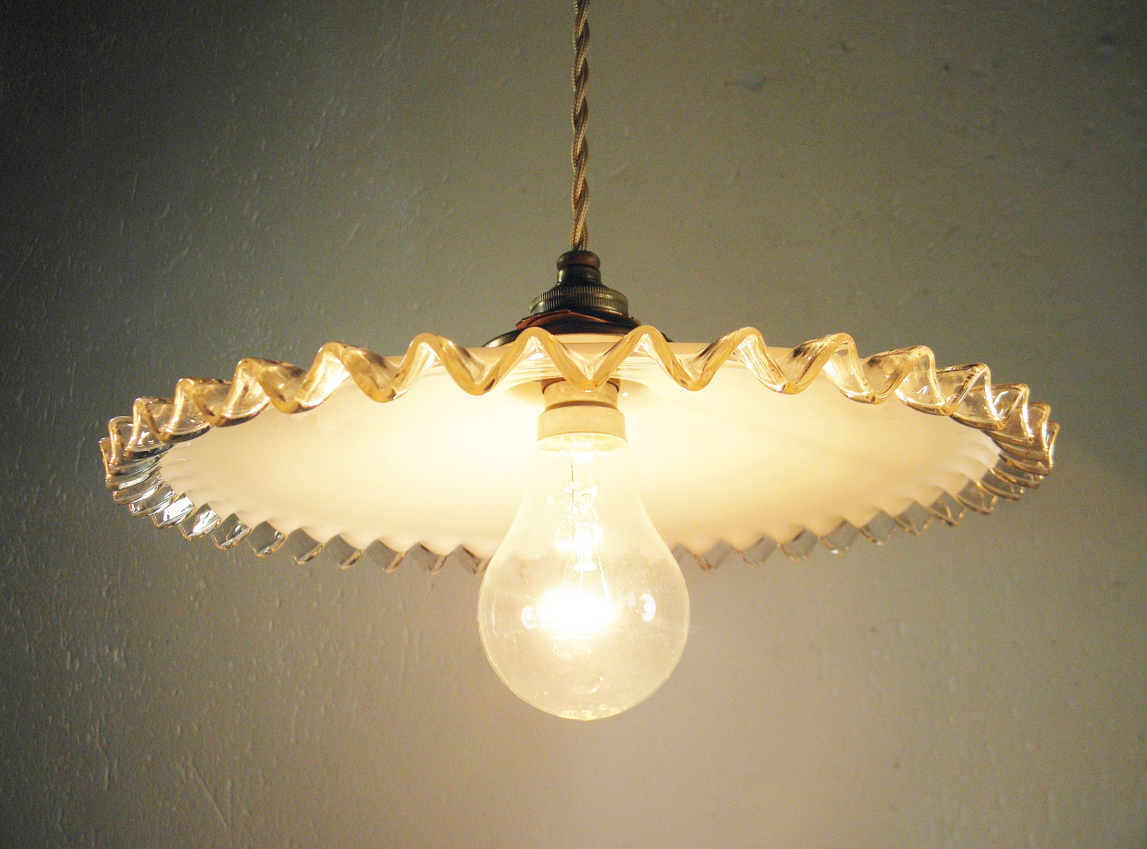 Suspension and rosette in opaline and porcelain