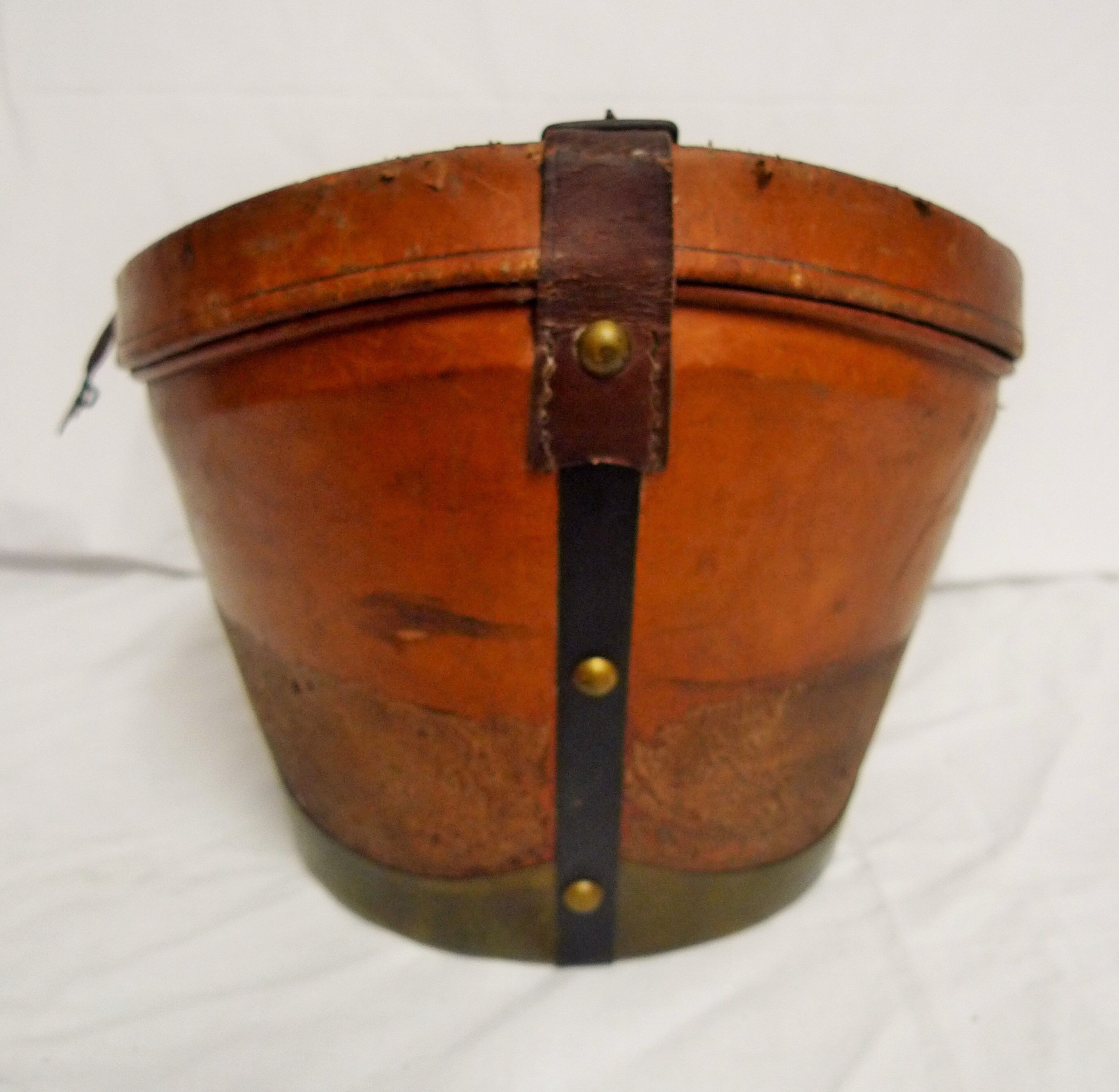 Leather hat box