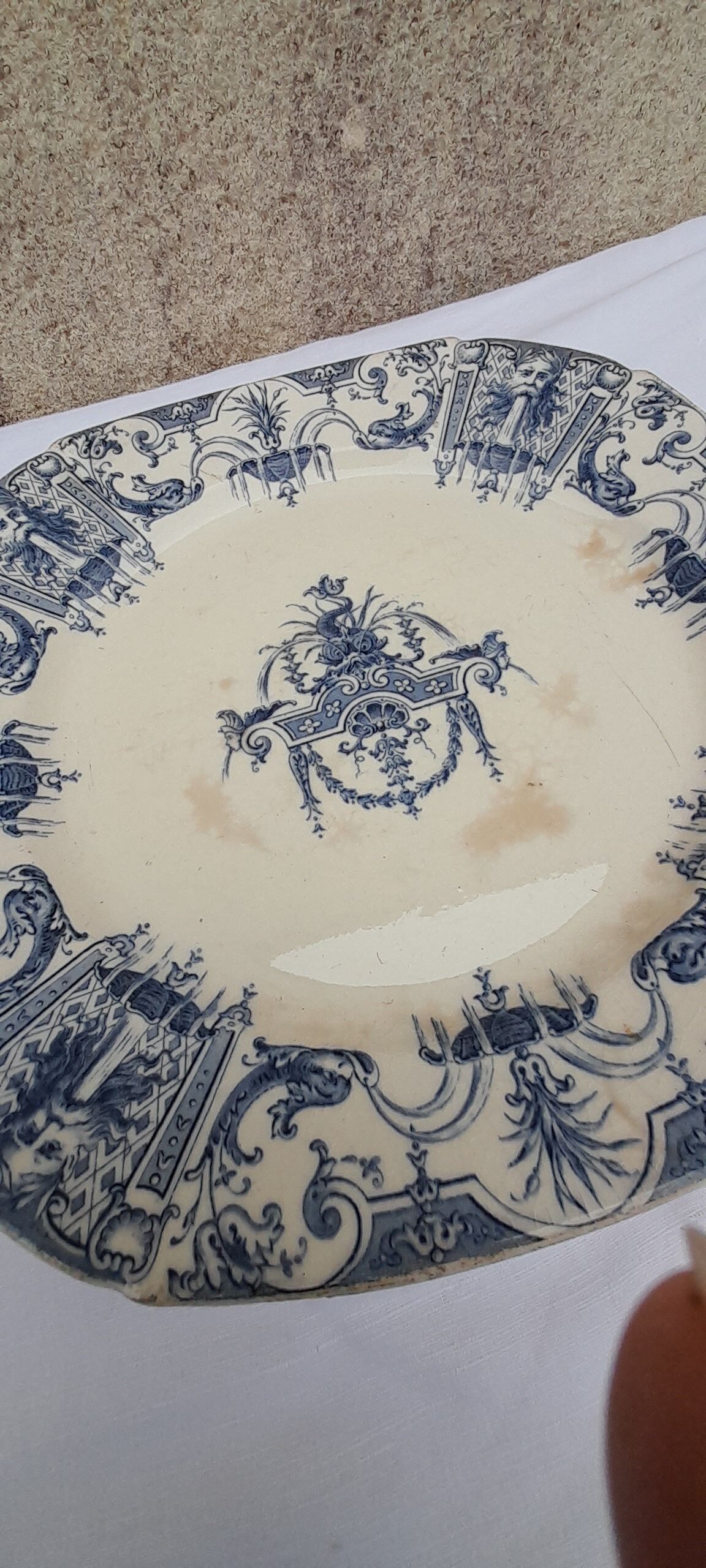 Plate on pedestal in Gien earthenware Iron earth numbered 42 late XIX th Diam 25 cm