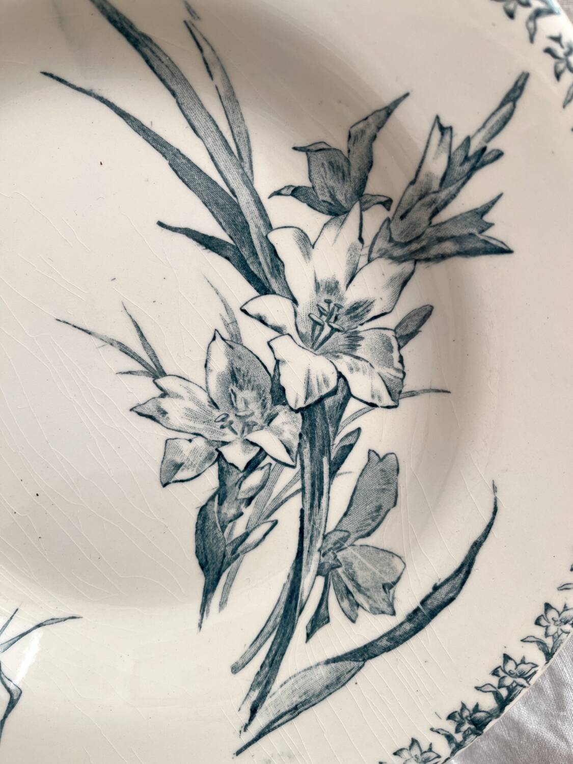 4 Gien ironstone soup plates “Gladiolus”
