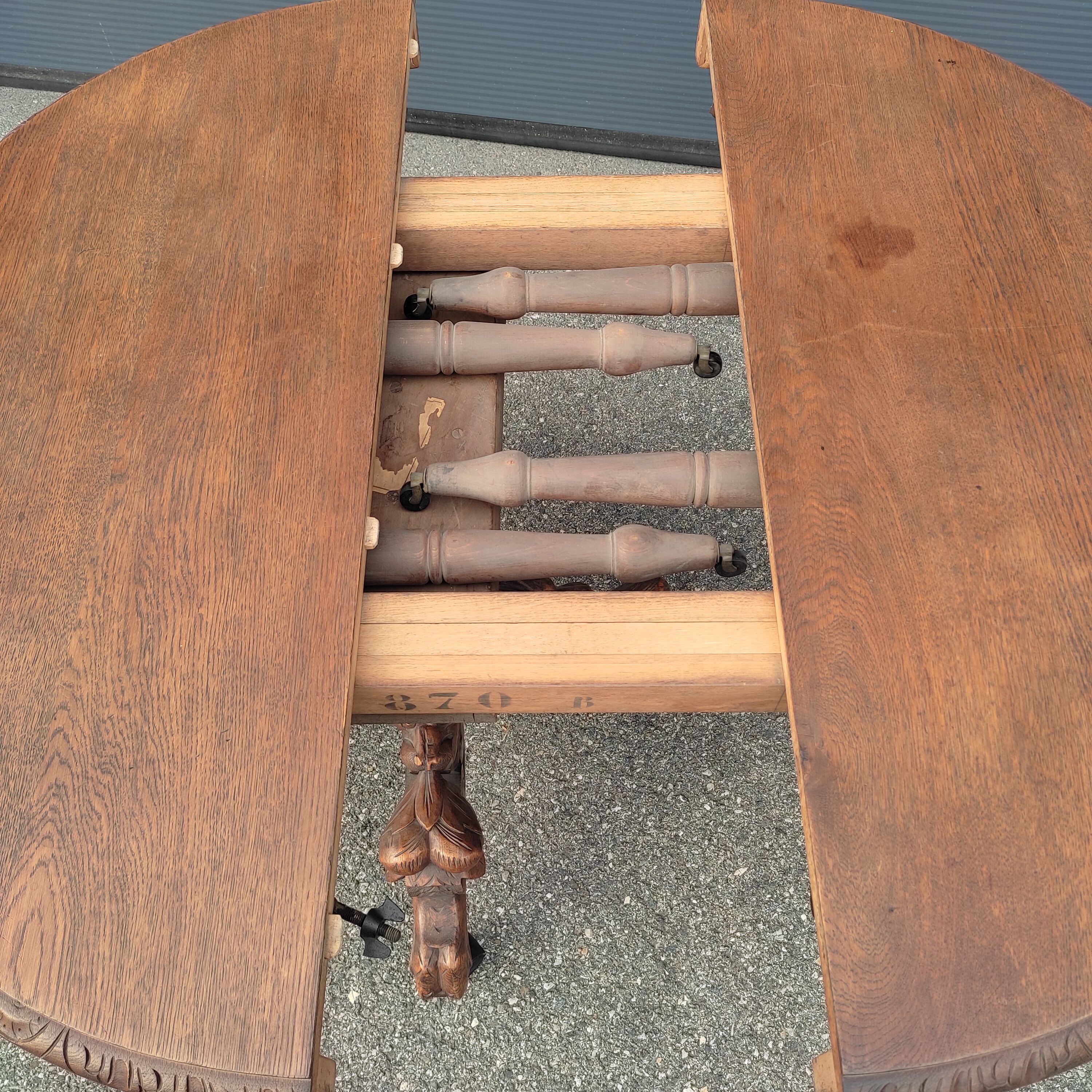 French table in extendable solid oak