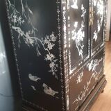 Armoire chinoise ancienne laquée noire