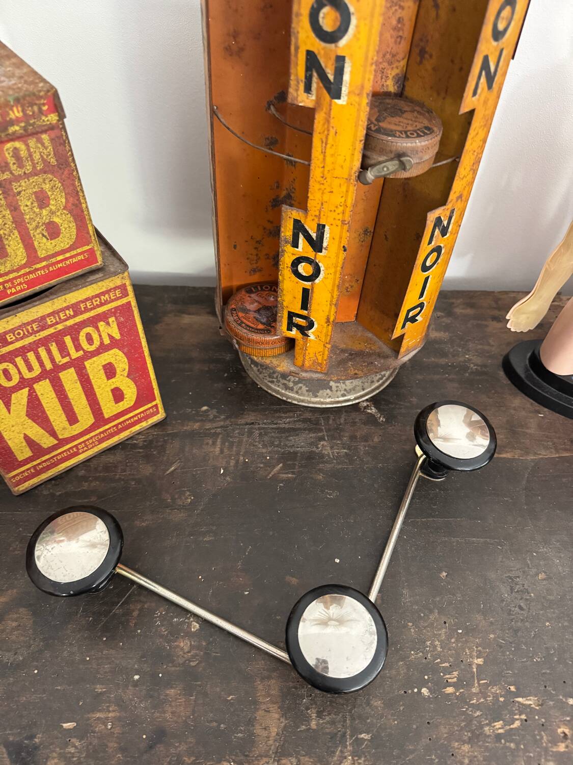 Vintage 3-hook wall-mounted coat rack