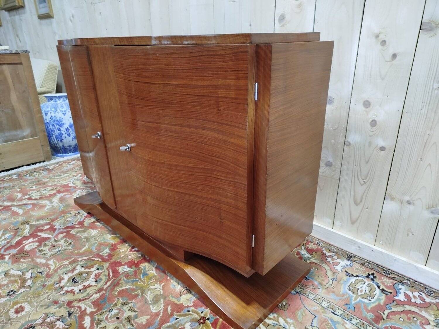 Art Deco period sideboard in mahogany and mahogany veneer