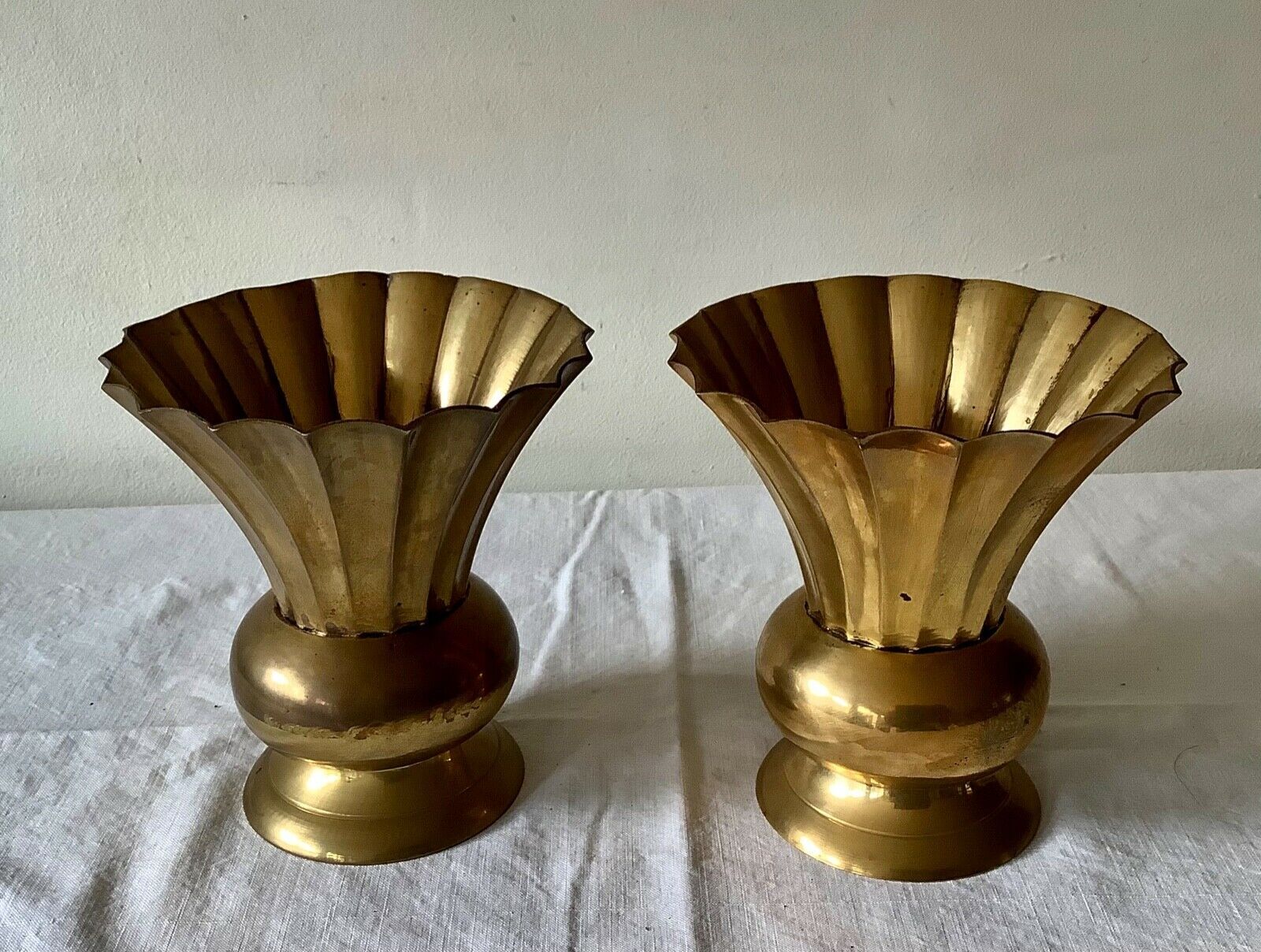 Paire de vases en bronze