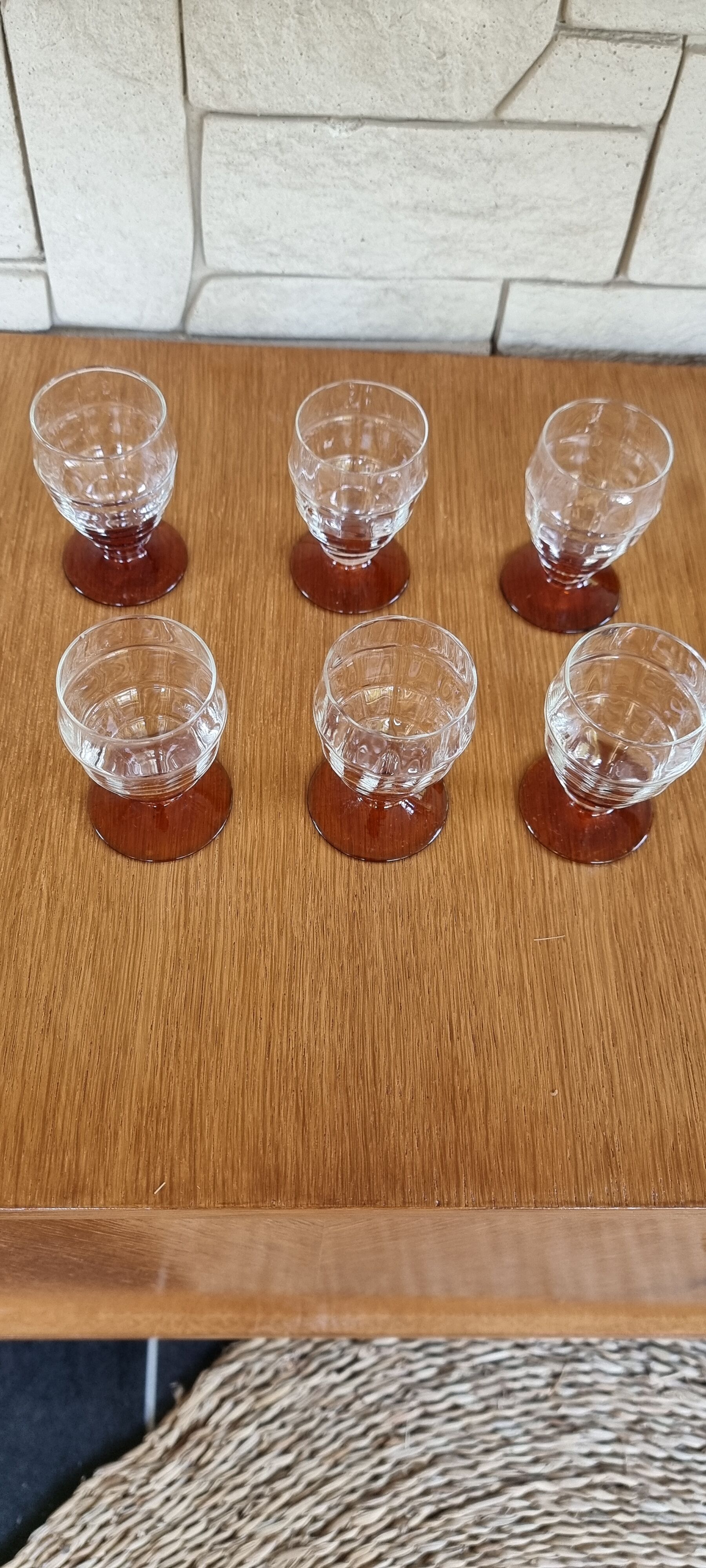 Amber glasses with its top