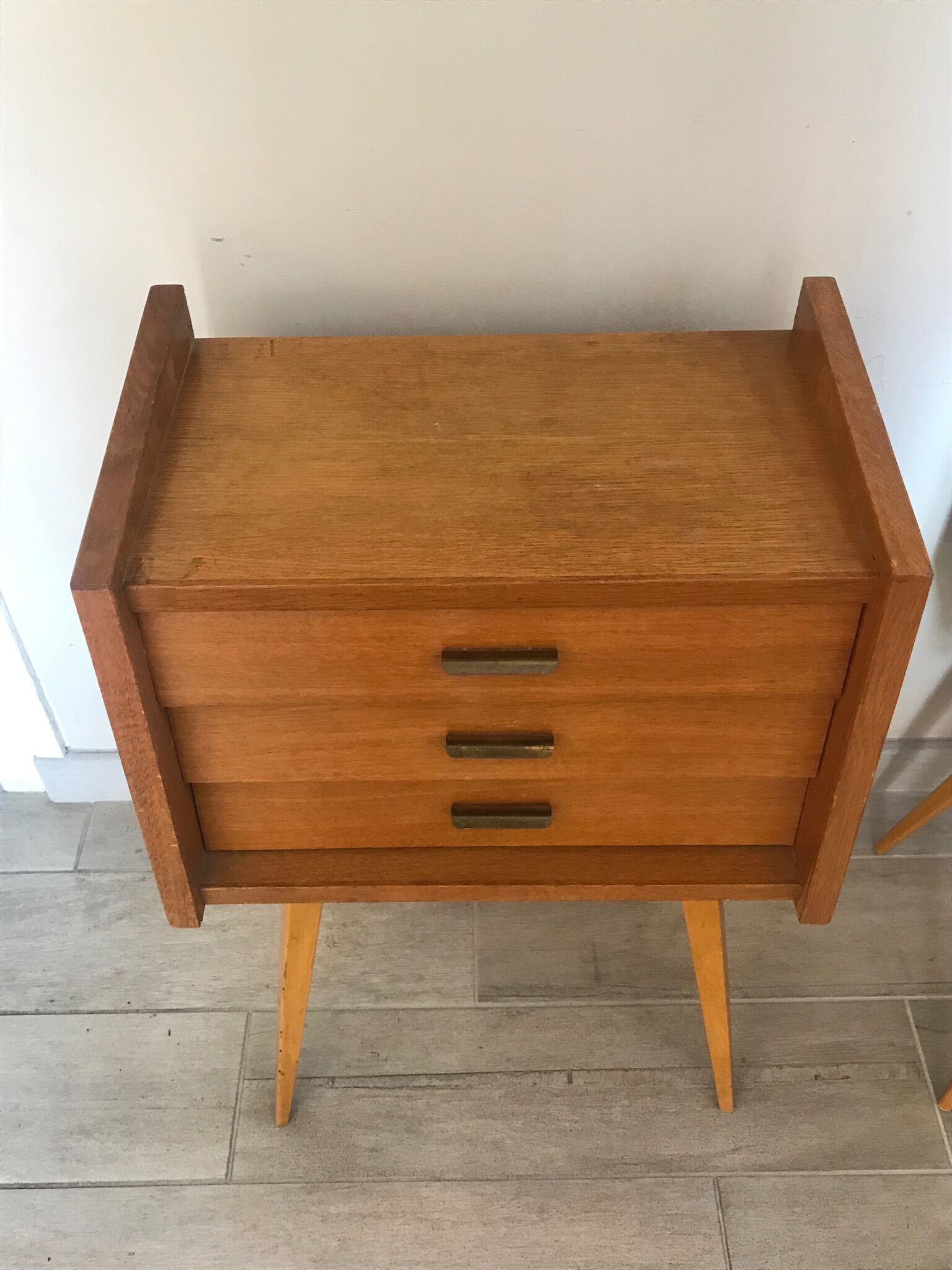 Paire de chevets pieds compas vintage années 60