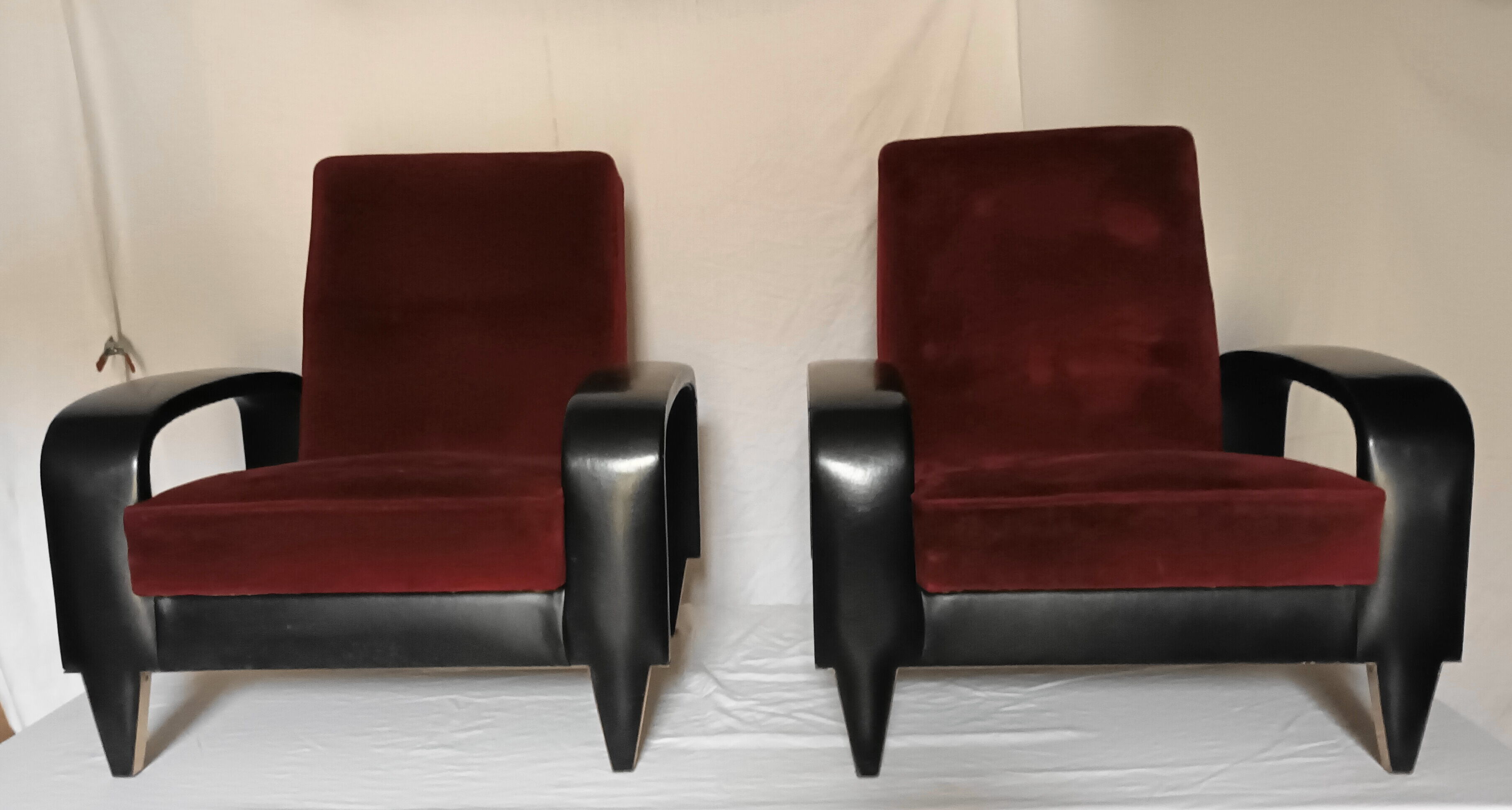 Pair of Italian club chair from the 50s