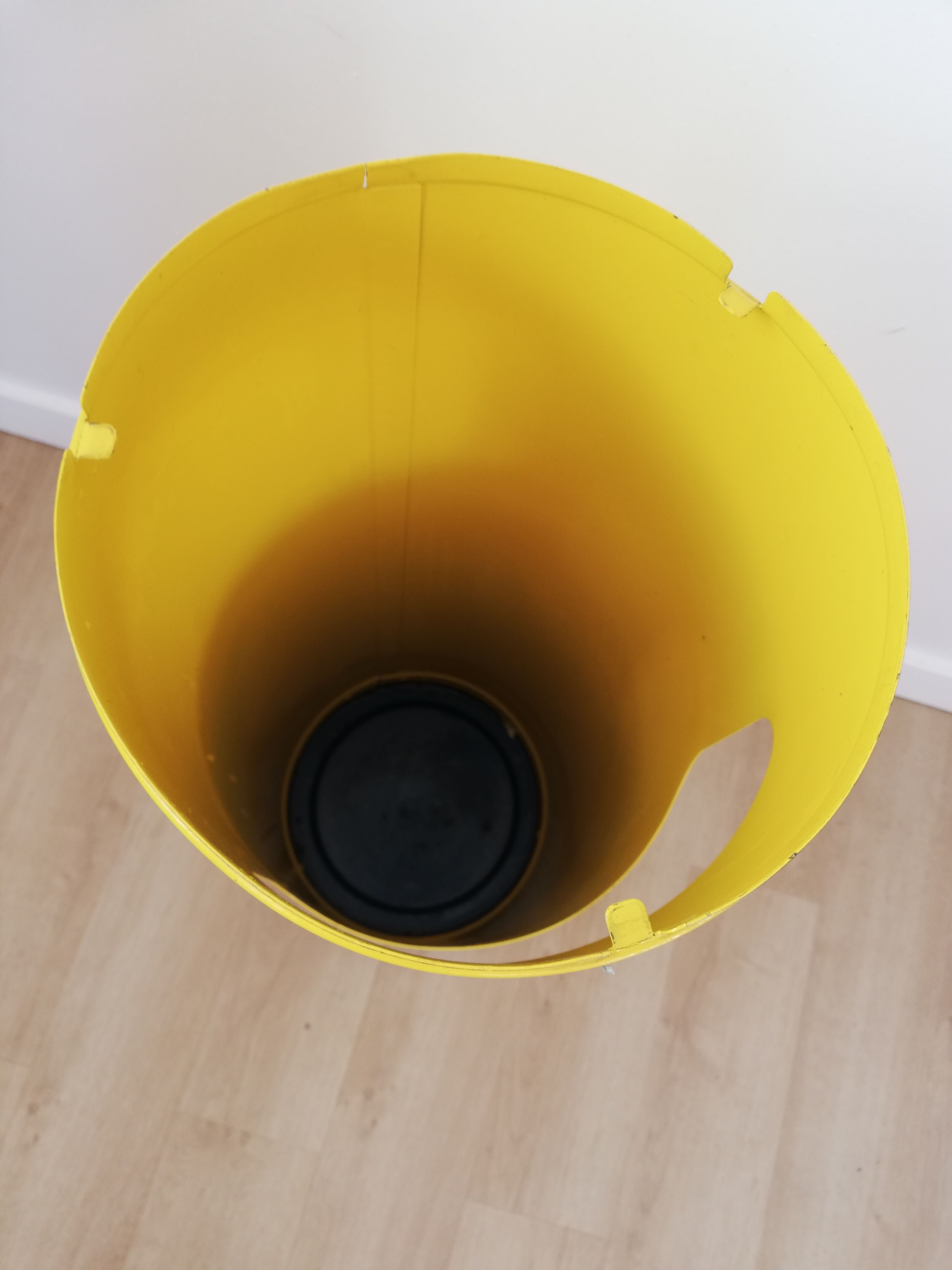 Industrial umbrella holder La Poste