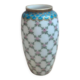 Vase Legras & Cie Saint-Denis Paris in opaline, Pompadour lattice decoration, Art Nouveau