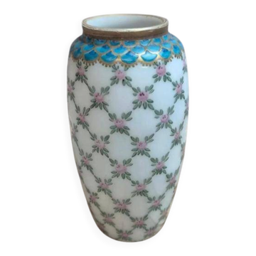 Vase Legras & Cie Saint-Denis Paris in opaline, Pompadour lattice decoration, Art Nouveau