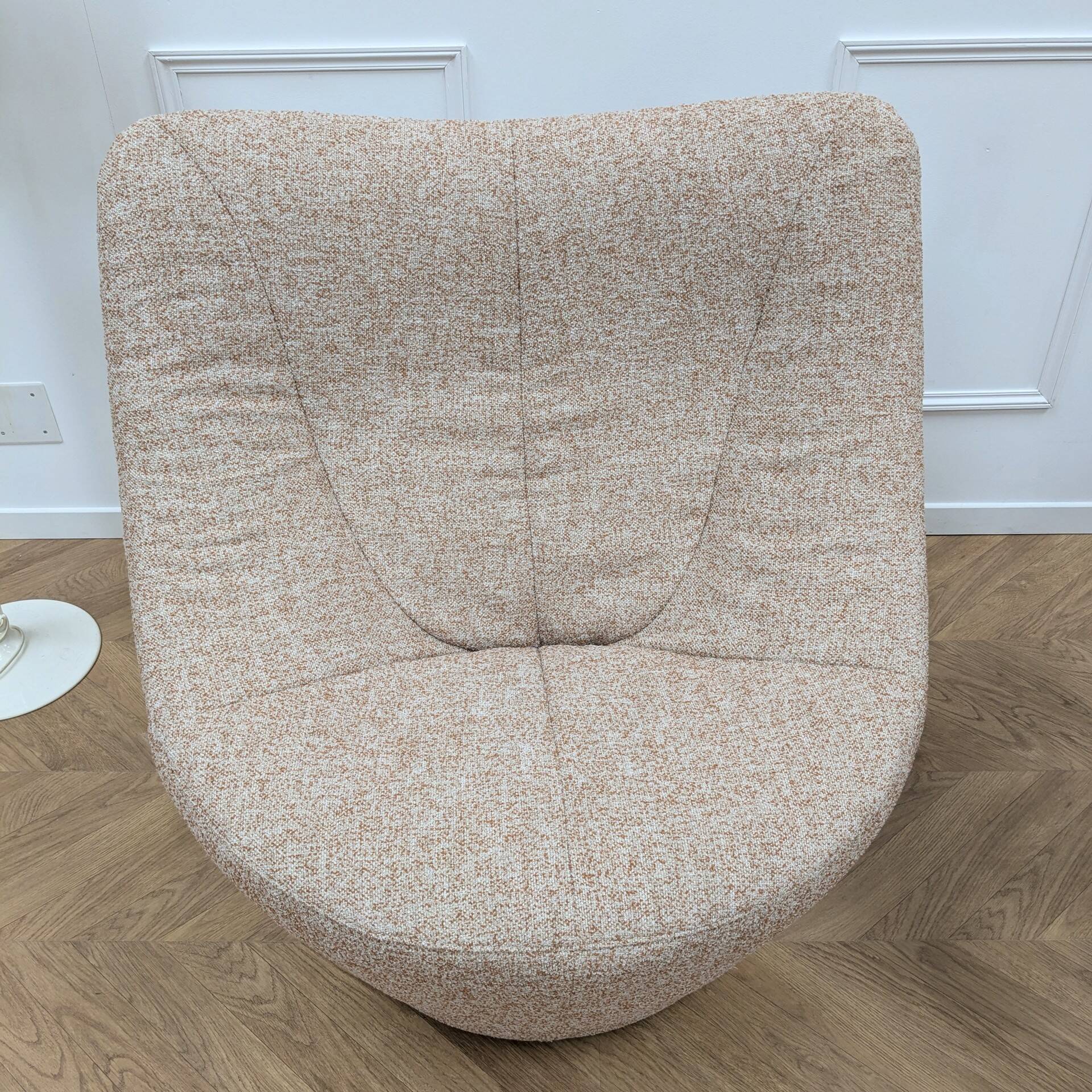 Anda armchair by Pierre Paulin published by Ligne Roset