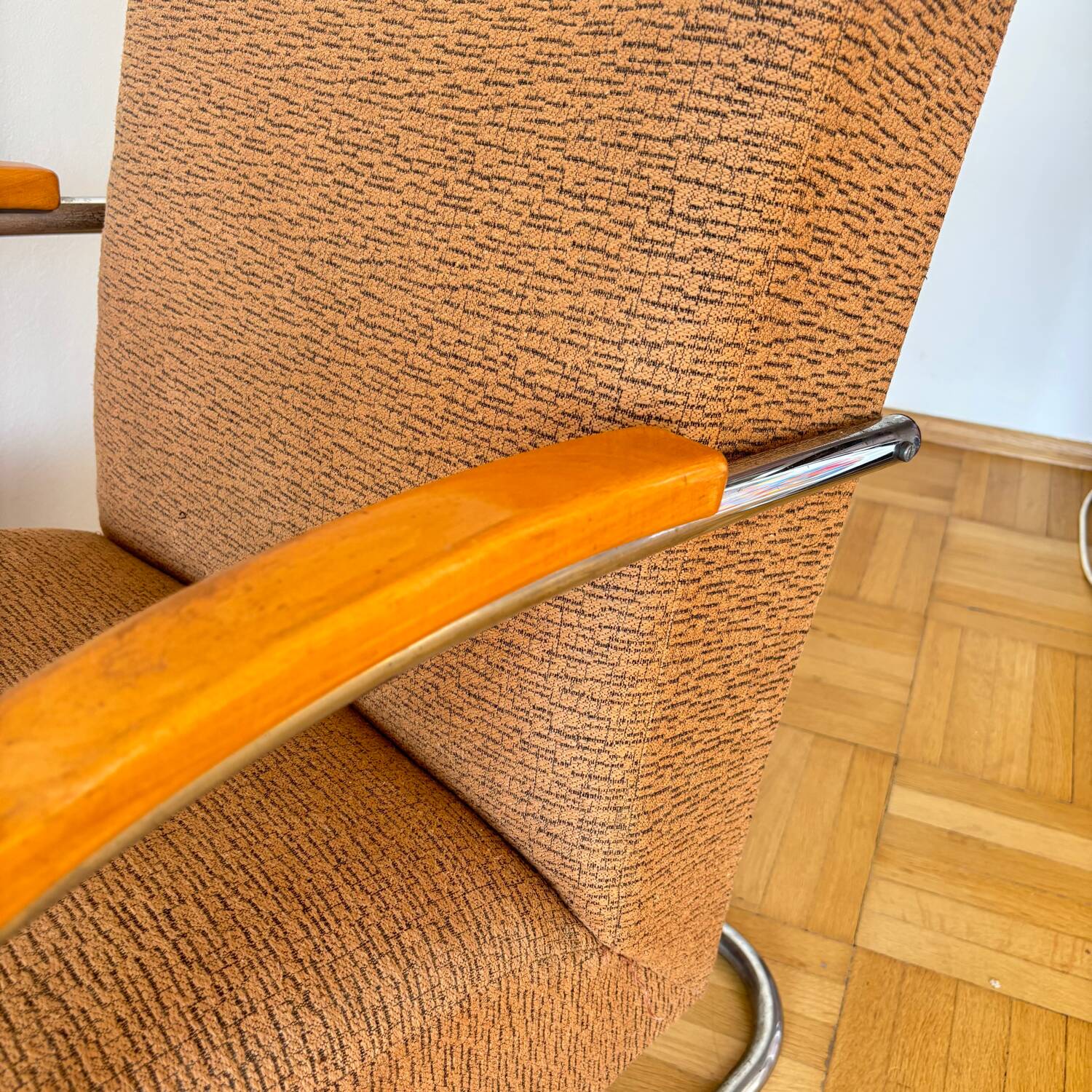 Fumctionalist armchair