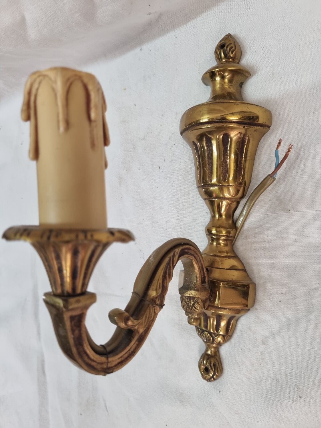 Louis XVI bronze wall lamp