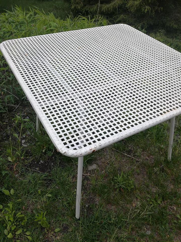 Folding garden table