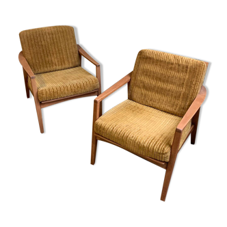 Paire de fauteuils scandinaves en bois et tissu velours côtelé jaune moutarde , 1960-70s
