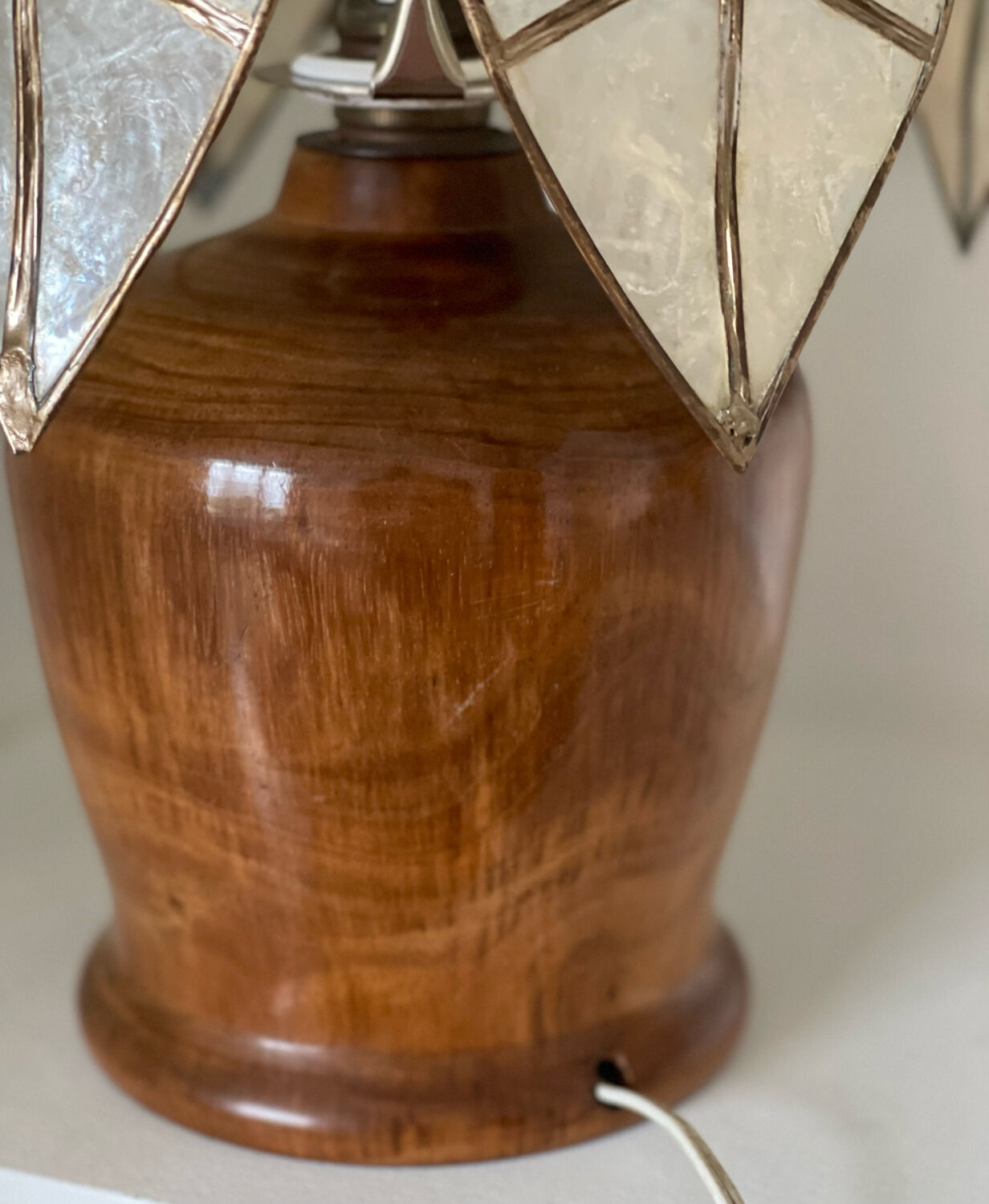 Mother-of-pearl and olive wood lamp
