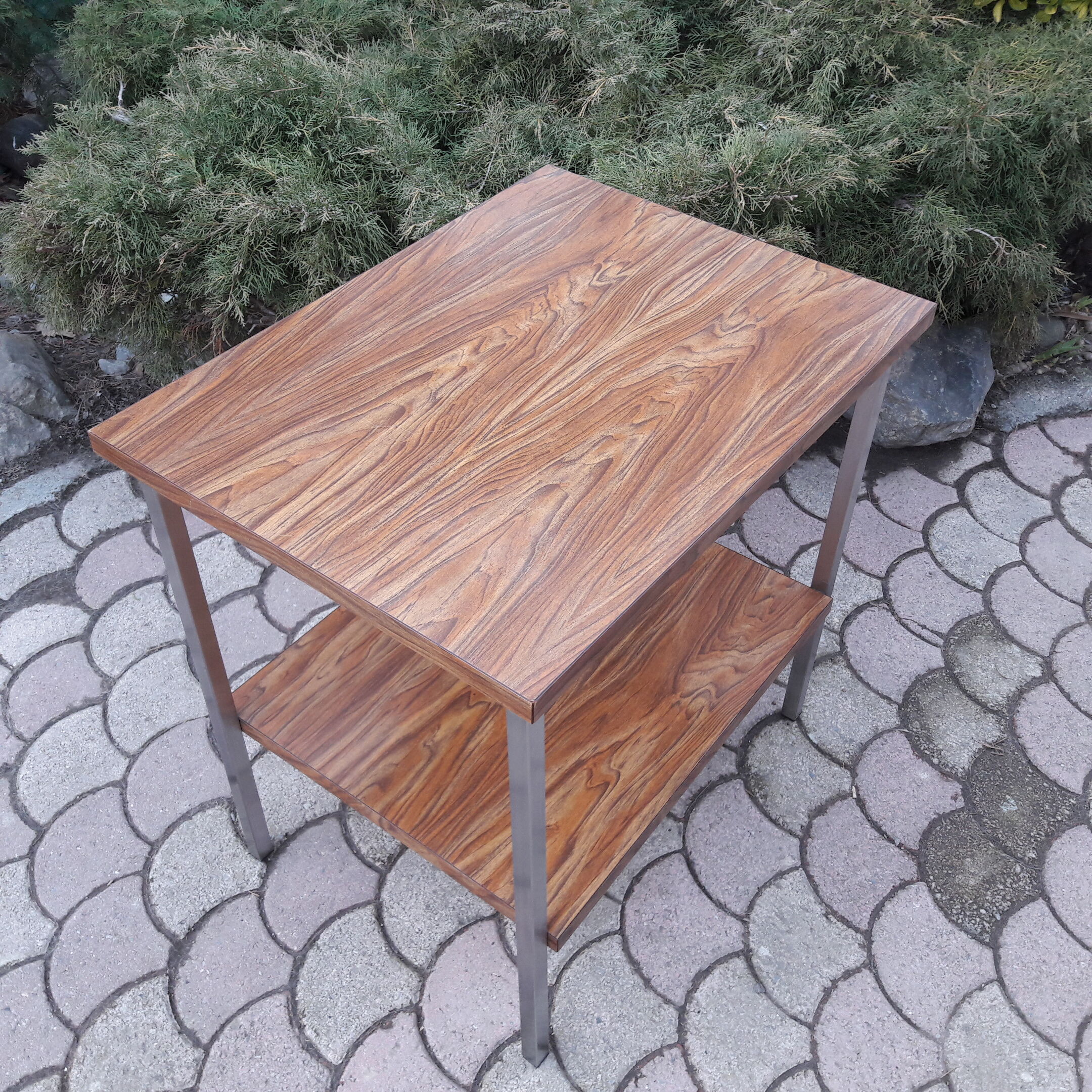 Table d'appoint formica