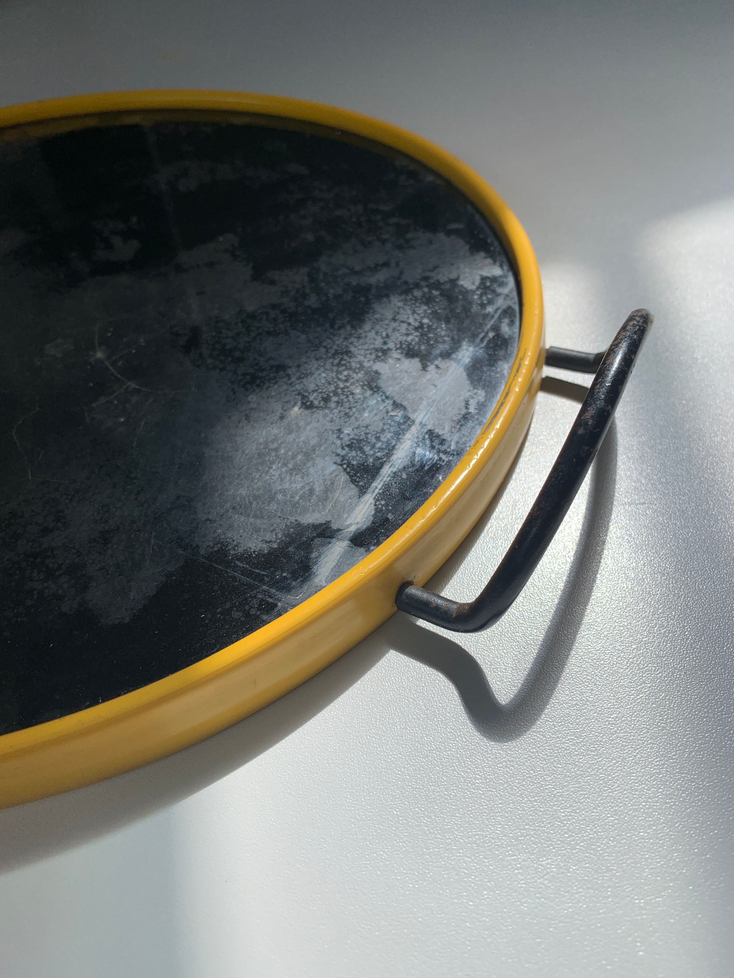 50s top in black eglomized glass and yellow plastic tower.