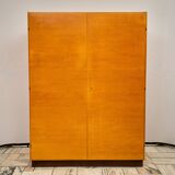 Armoire à deux portes conçue par Mojmír Požár, Tchécoslovaquie, années 1960.