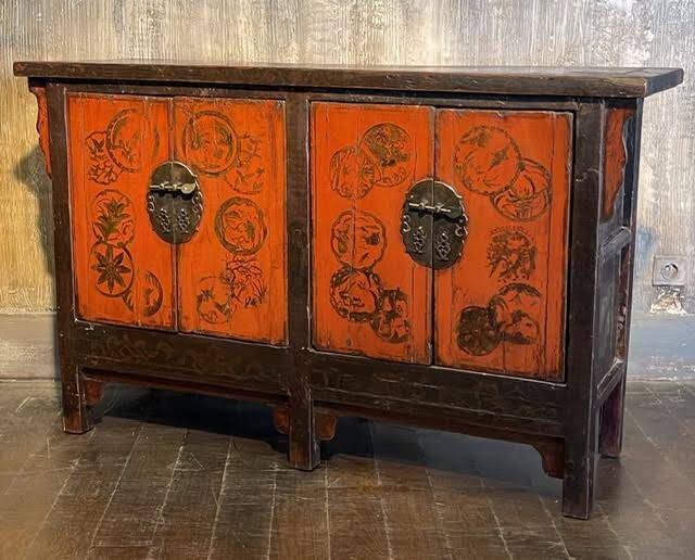 Antique Chinese buffet with 4 doors