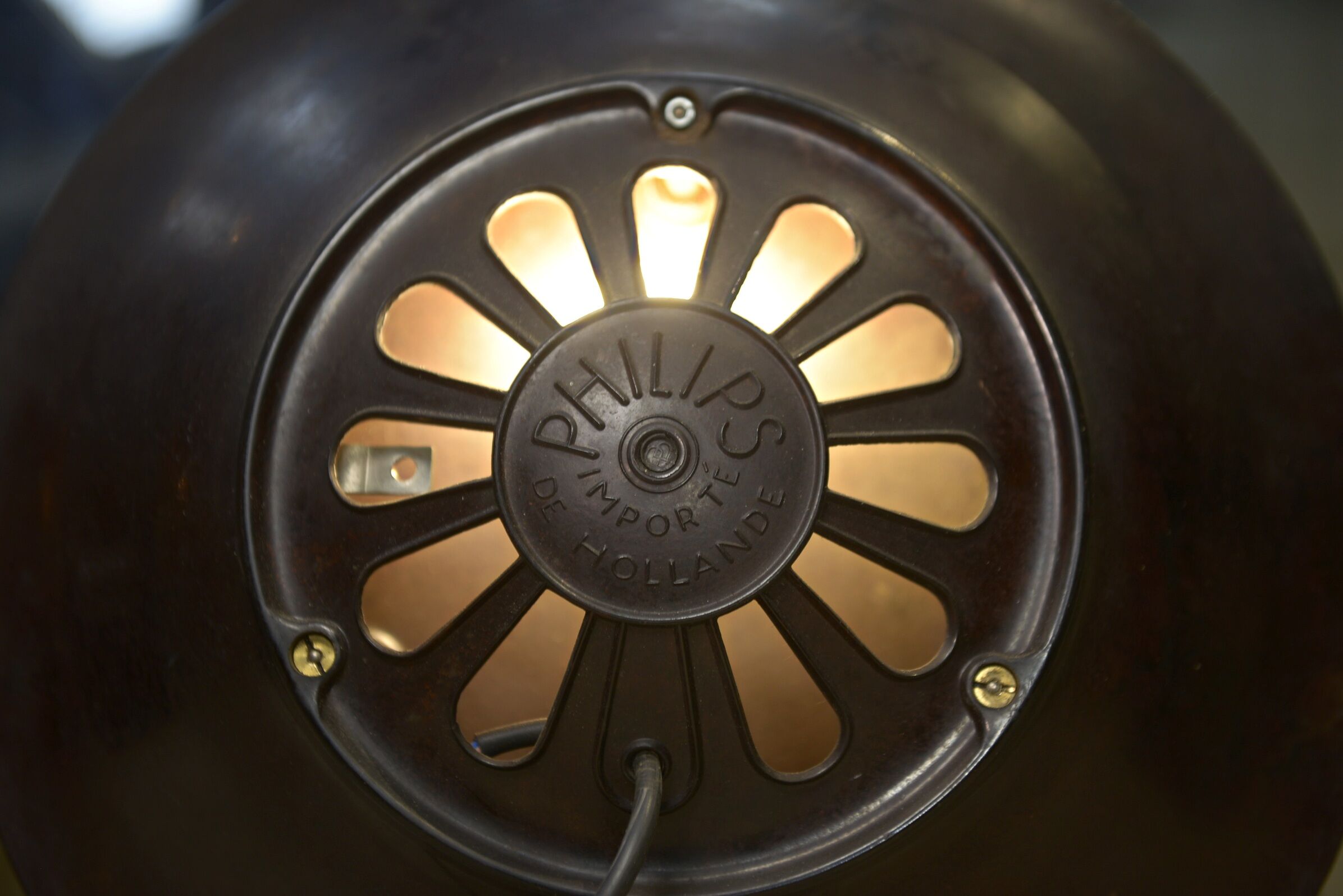 Haut parleur Philips Bakélite 1930 en lampe de table