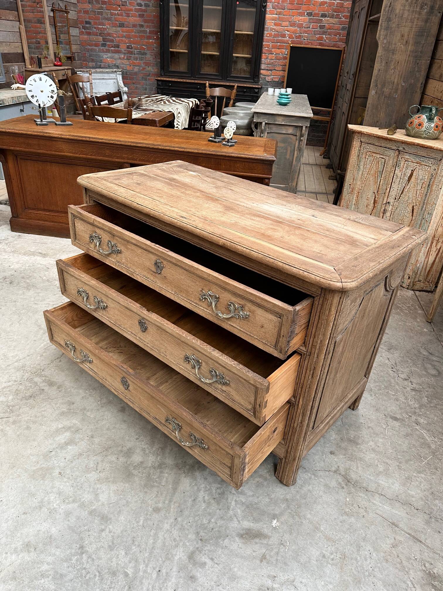 Commode en chêne Début XIXème